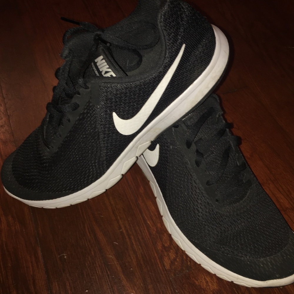 Nike Size 10 Women’s Tennis Shoes